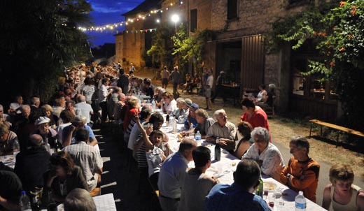 Repas champêtre à Villevayre